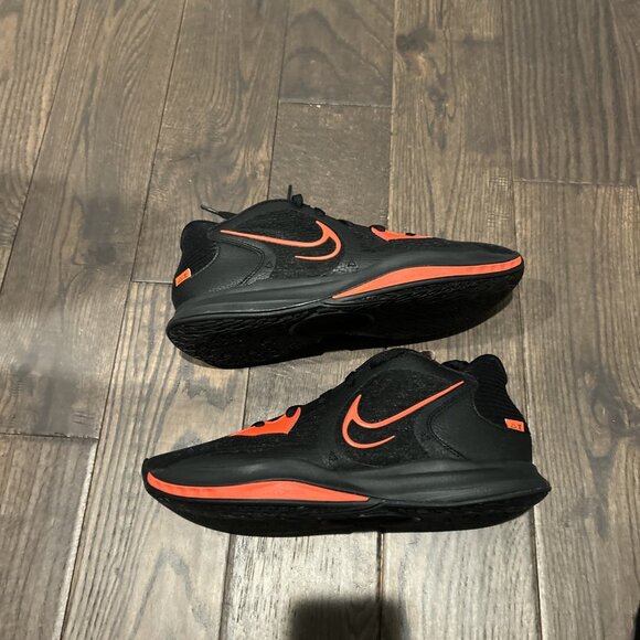 Nike Kyrie 5 Low Basketball Men\'s Size 11.5 Black/ Bright Crimson DJ6012-004 main image 5